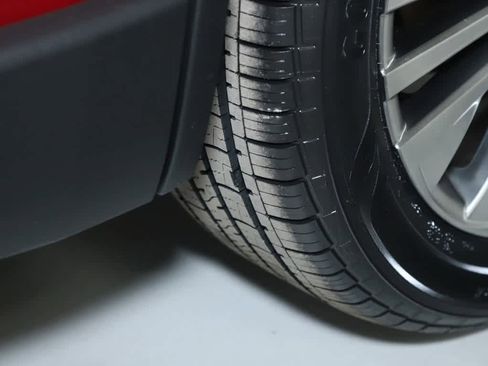 Certified 2023 Toyota Venza XLE image 36