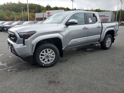 New 2025 Toyota Tacoma SR5