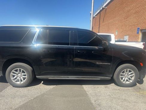 Used 2023 Chevrolet Suburban LS image 3