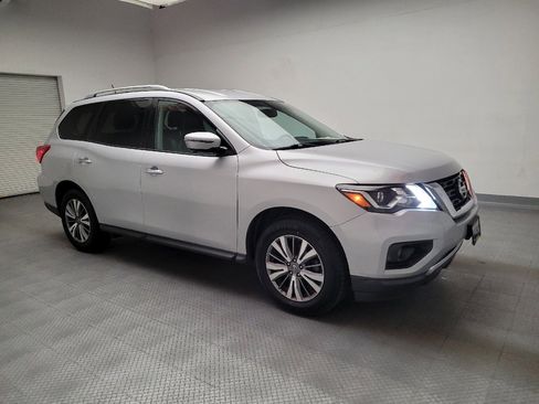 Used 2018 Nissan Pathfinder SL image 11