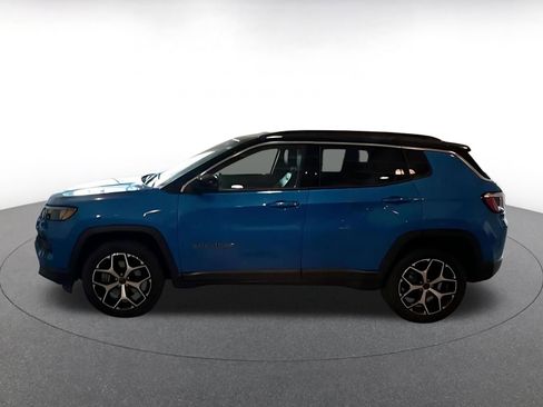 Used 2025 Jeep Compass Limited AWD/4WD image 9