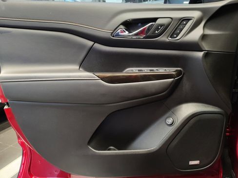 Used 2023 GMC Acadia AT4 w/ Technology Package image 32