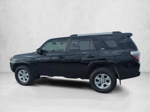 Used 2022 Toyota 4Runner SR5 RWD image 7