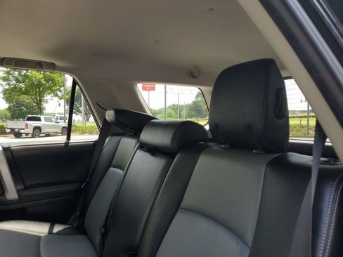 Used 2023 Toyota 4Runner SR5 Premium w/ Moonroof Package RWD image 10
