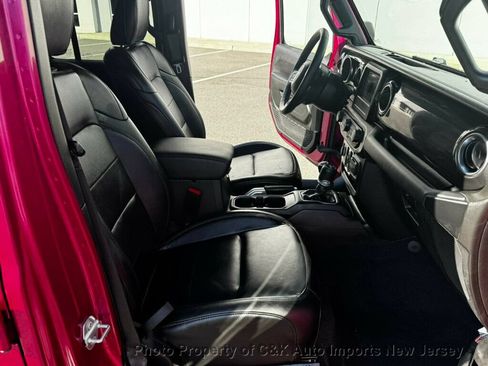 Used 2021 Jeep Wrangler Unlimited Sahara AWD/4WD image 17