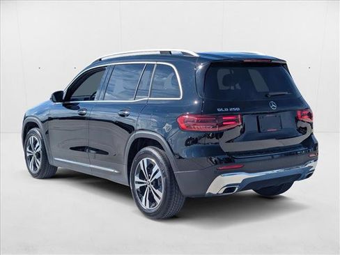 New 2025 Mercedes-Benz GLB 250 image 8