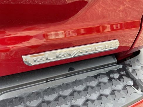 Used 2025 GMC Canyon Elevation image 34