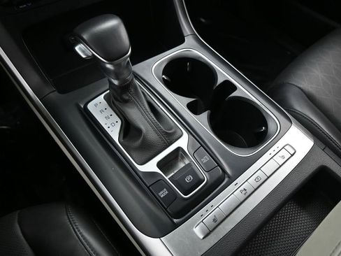 Used 2024 Kia Carnival LX image 23