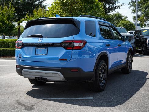Used 2025 Honda Pilot TrailSport image 10