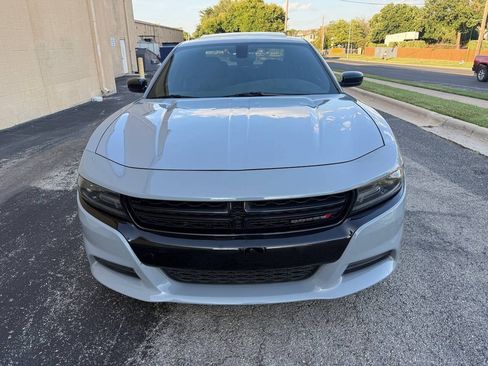 Used 2020 Dodge Charger SXT w/ Blacktop Package RWD image 2