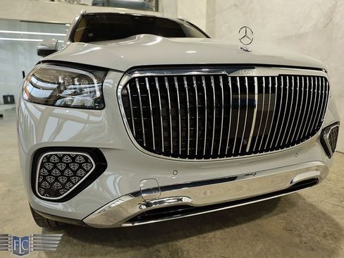 Used 2024 Mercedes-Benz Maybach GLS 600 4MATIC image 11