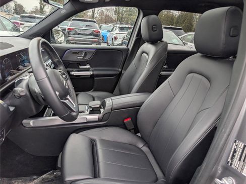 Used 2020 Mercedes-Benz GLB 250 4MATIC w/ Premium Package image 16