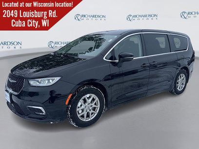 Used 2024 Chrysler Pacifica Touring-L