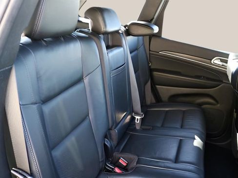 Used 2020 Jeep Grand Cherokee Limited w/ Luxury Group II AWD/4WD image 17