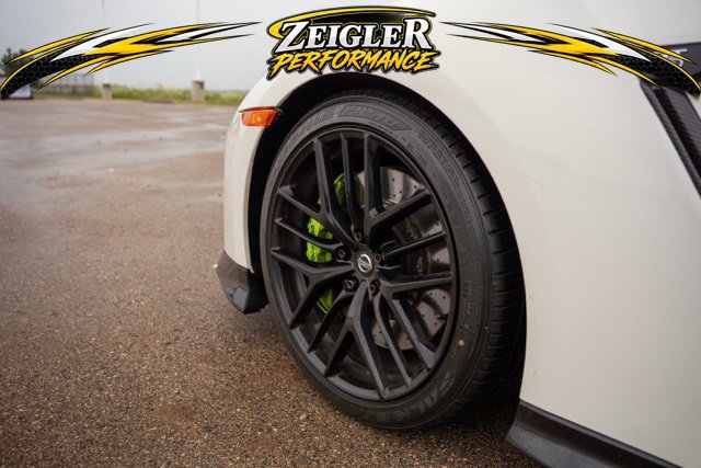 Used 2017 Nissan GT-R Premium w/ Premium Interior Package AWD/4WD image 12