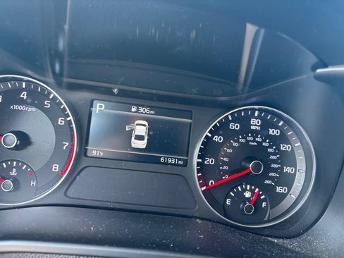 Used 2024 Kia Forte LXS w/ LXS Technology Package FWD image 5