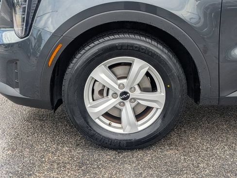 Certified 2024 Kia Sorento LX FWD image 12