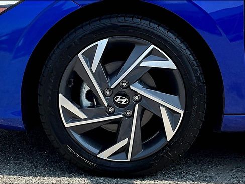 Used 2024 Hyundai Elantra Limited FWD image 8