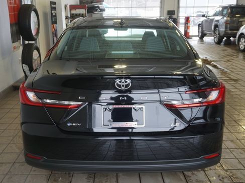 Used 2025 Toyota Camry LE image 16