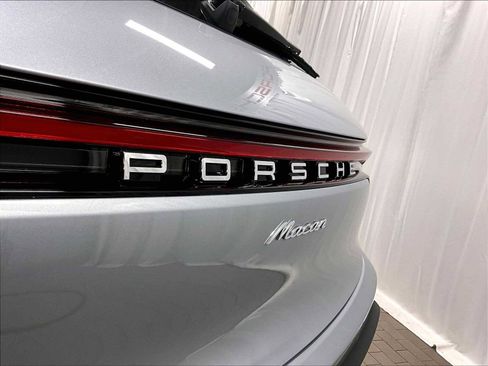 Used 2025 Porsche Macan image 34