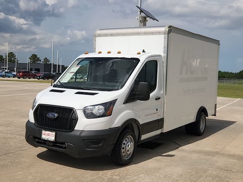 Used 2022 Ford Transit 350 DRW RWD image 9