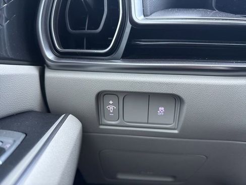Used 2025 Kia Sorento S image 19