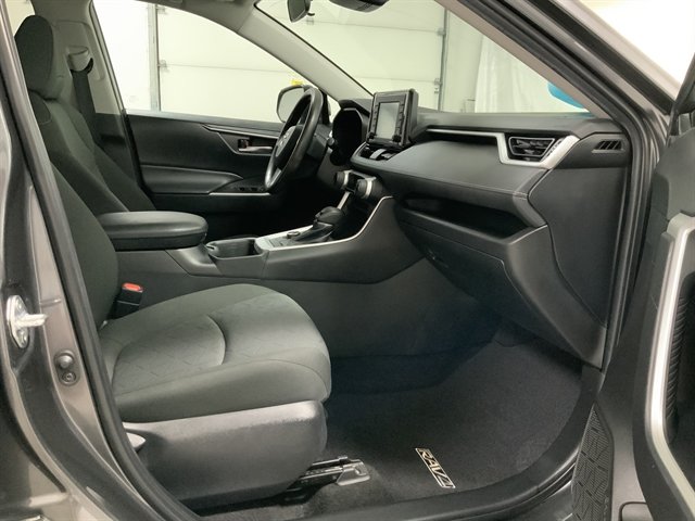 Used 2022 Toyota RAV4 XLE AWD/4WD image 18