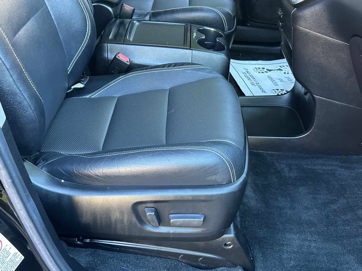 Used 2017 Toyota Sienna SE w/ SE Preferred Package FWD image 23