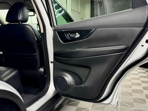 Used 2019 Nissan Rogue SL image 8