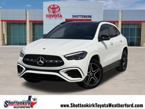 Used 2025 Mercedes-Benz GLA 250 4MATIC image 1