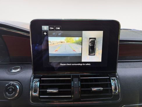 Used 2018 Lincoln Navigator Reserve w/ Technology Package AWD/4WD image 9