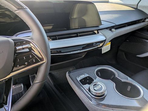 New 2026 Cadillac Optiq Luxury 2 image 18