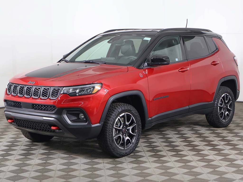 Used 2025 Jeep Compass Trailhawk AWD/4WD image 6