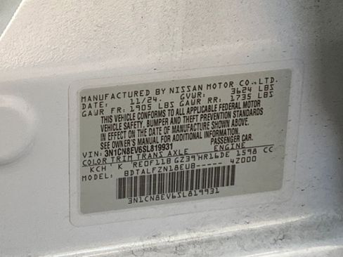 Used 2025 Nissan Versa SV image 10