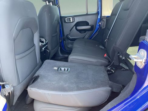 Used 2019 Jeep Wrangler Unlimited Sport S image 26