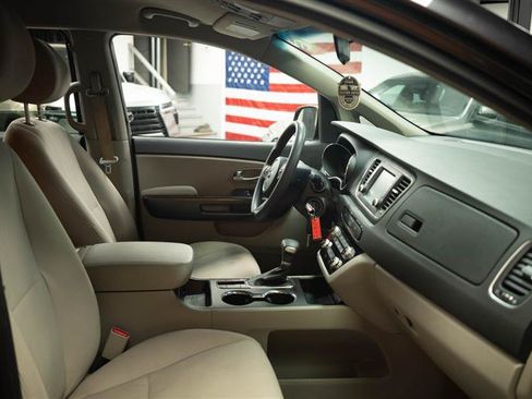 Used 2020 Kia Sedona LX FWD image 13