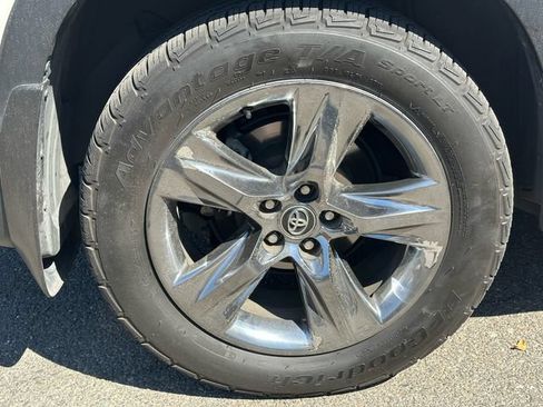 Certified 2019 Toyota Highlander Limited Platinum AWD/4WD image 14