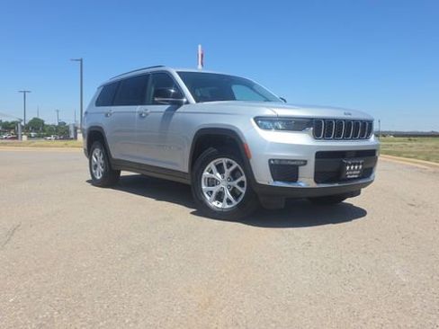 Used 2023 Jeep Grand Cherokee L Limited RWD image 9