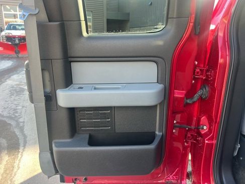 Used 2012 Ford F150 XLT w/ XLT Chrome Pkg image 12