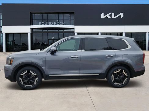 Used 2023 Kia Telluride S w/ S Sunroof Package FWD image 4