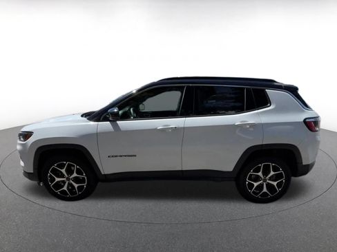 Used 2025 Jeep Compass Limited AWD/4WD image 9