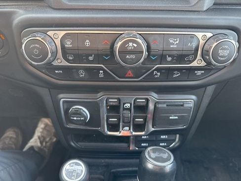 Used 2021 Jeep Wrangler Unlimited Sahara image 20