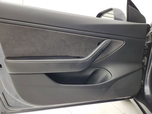 Used 2018 Tesla Model 3 Long Range image 16