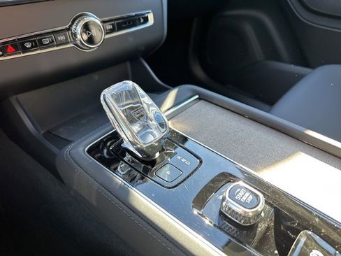 New 2026 Volvo XC90 B6 Plus w/ Protection Package Premier image 14