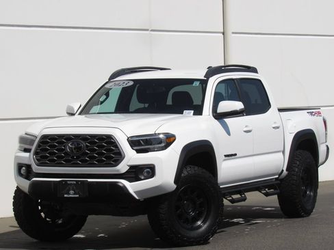 Used 2023 Toyota Tacoma TRD Off-Road AWD/4WD image 1