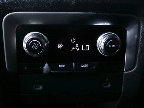 Used 2021 GMC Yukon SLT image 48