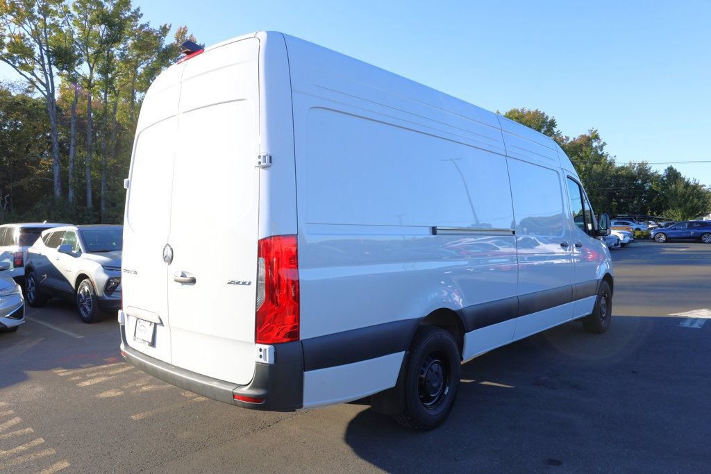 Used 2025 Mercedes-Benz Sprinter 2500 image 5