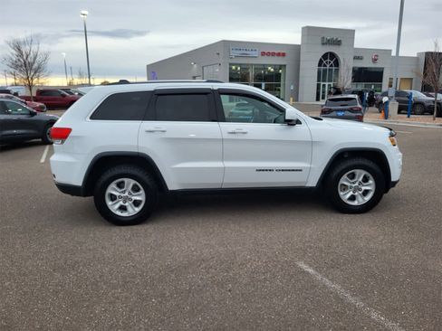 Used 2017 Jeep Grand Cherokee Laredo w/ Quick Order Package 23E image 4