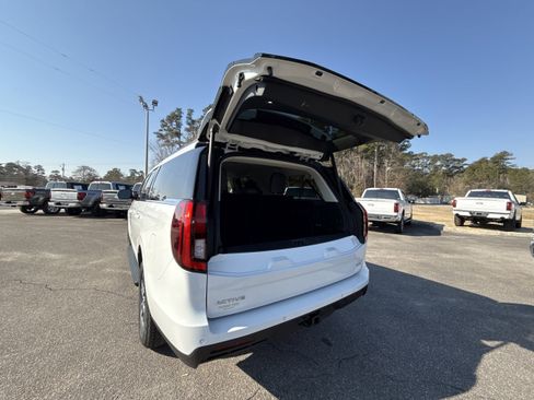 Used 2025 Ford Expedition Max Active image 9