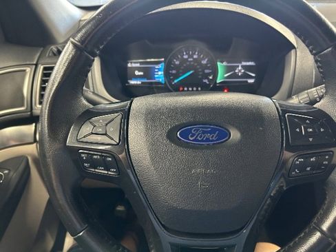 Used 2018 Ford Explorer XLT w/ Equipment Group 202A image 8